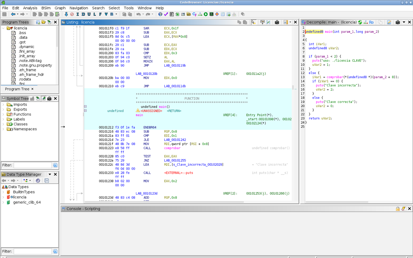El CodeBrowser de Ghidra con el árbol del programa a la izquierda, el desensamblado en el centro y el código C reconstruido de main a la derecha